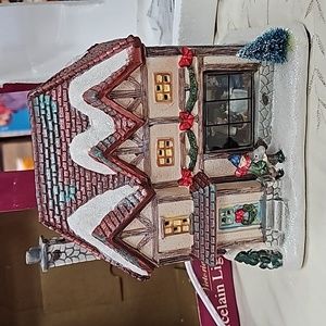 Vintage Victoria falls porcelain lighted house, House Country Christmas